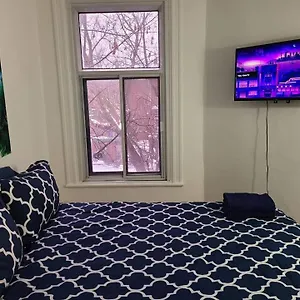 Homestay Tv + Netflix / High Speed Internet / C, Montreal