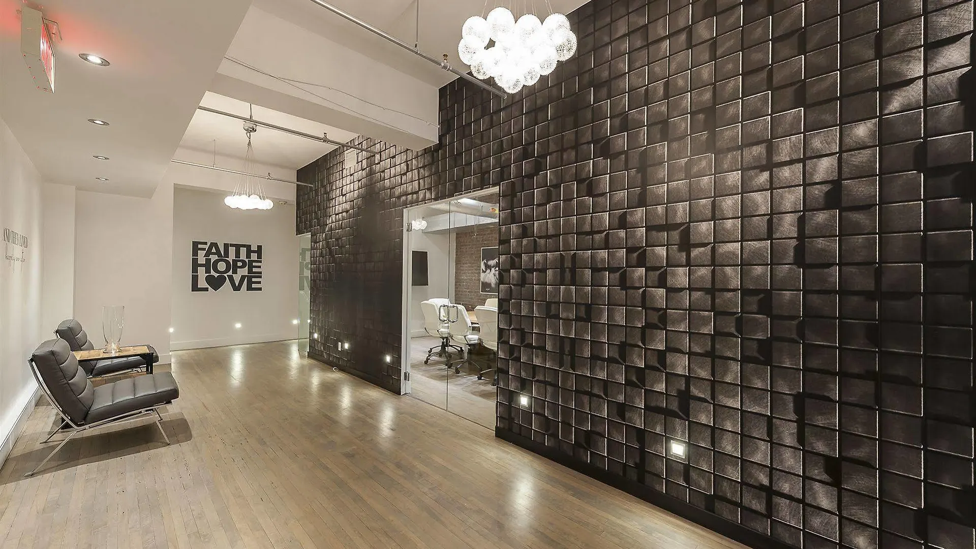 The Executive Loft At The Holland Hotel Canada