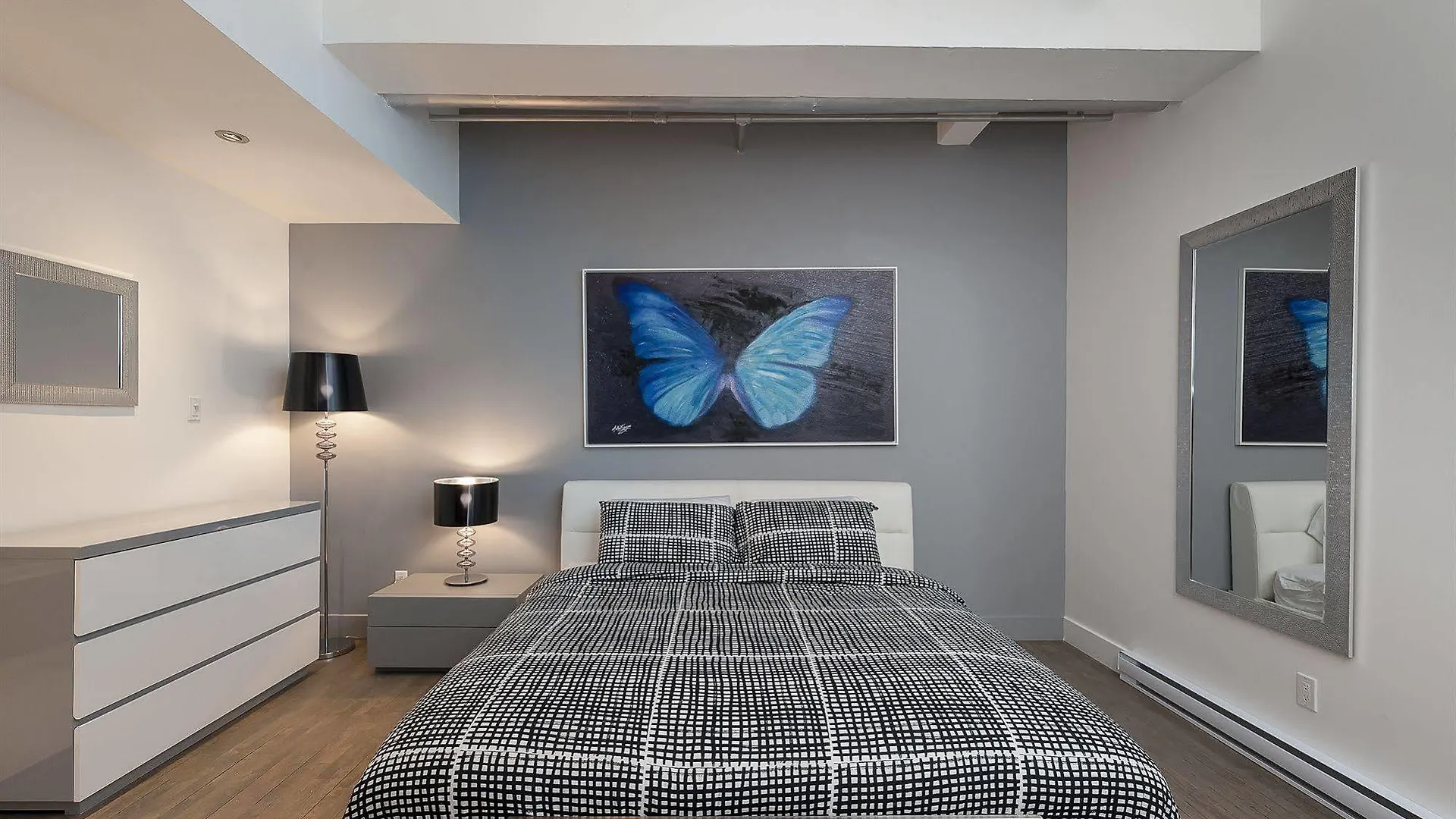 The Executive Loft At The Holland Hotel Montreal